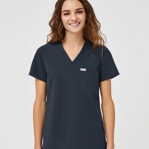 FIGS Dark Harbor Set